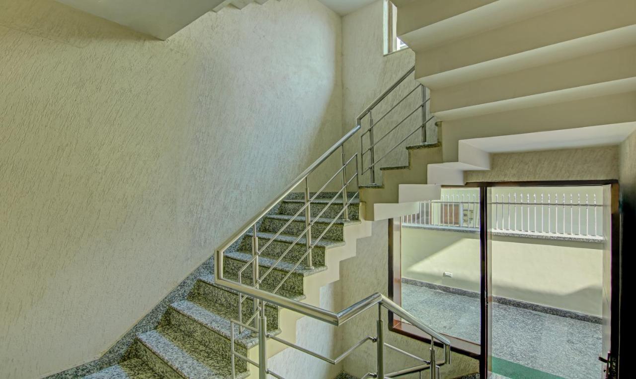 Itsy Hotels Swastika Inn Sector 26 Noida Ngoại thất bức ảnh